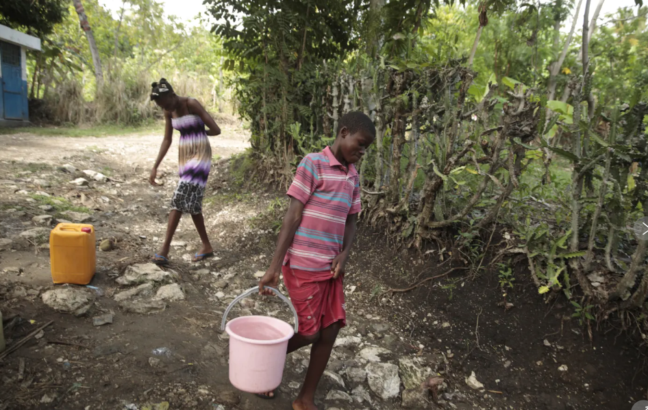 30,000 Haitian kids live in private···